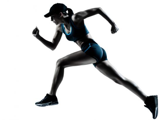 Läuferin beim Sprint (Quelle: Shutterstock/ostill)